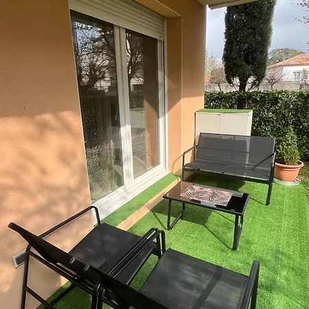 Joli Appt La Perouse, 2 Chbres, Centre Ville, Jardin Апартаменты *