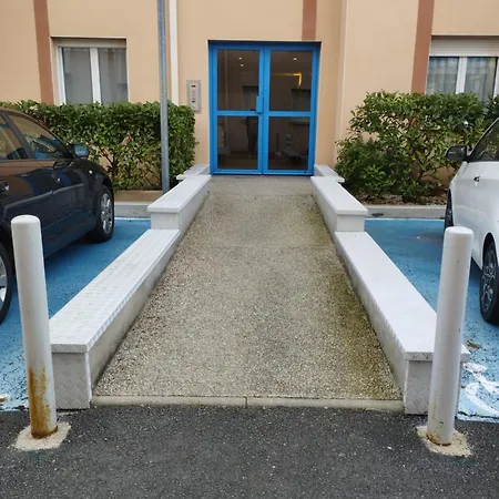 Апартаменты Joli Appt La Perouse, 2 Chbres, Centre Ville, Jardin