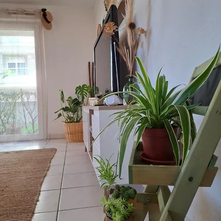 Διαμέρισμα Joli Appt La Perouse, 2 Chbres, Centre Ville, Jardin *