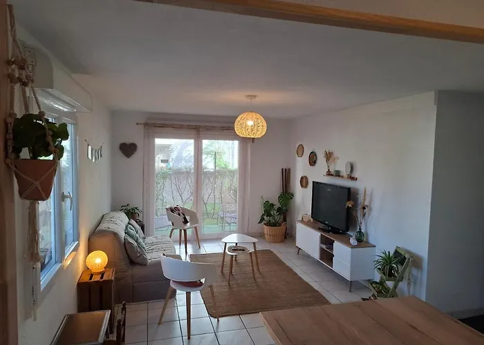 Joli Appt La Perouse, 2 Chbres, Centre Ville, Jardin *